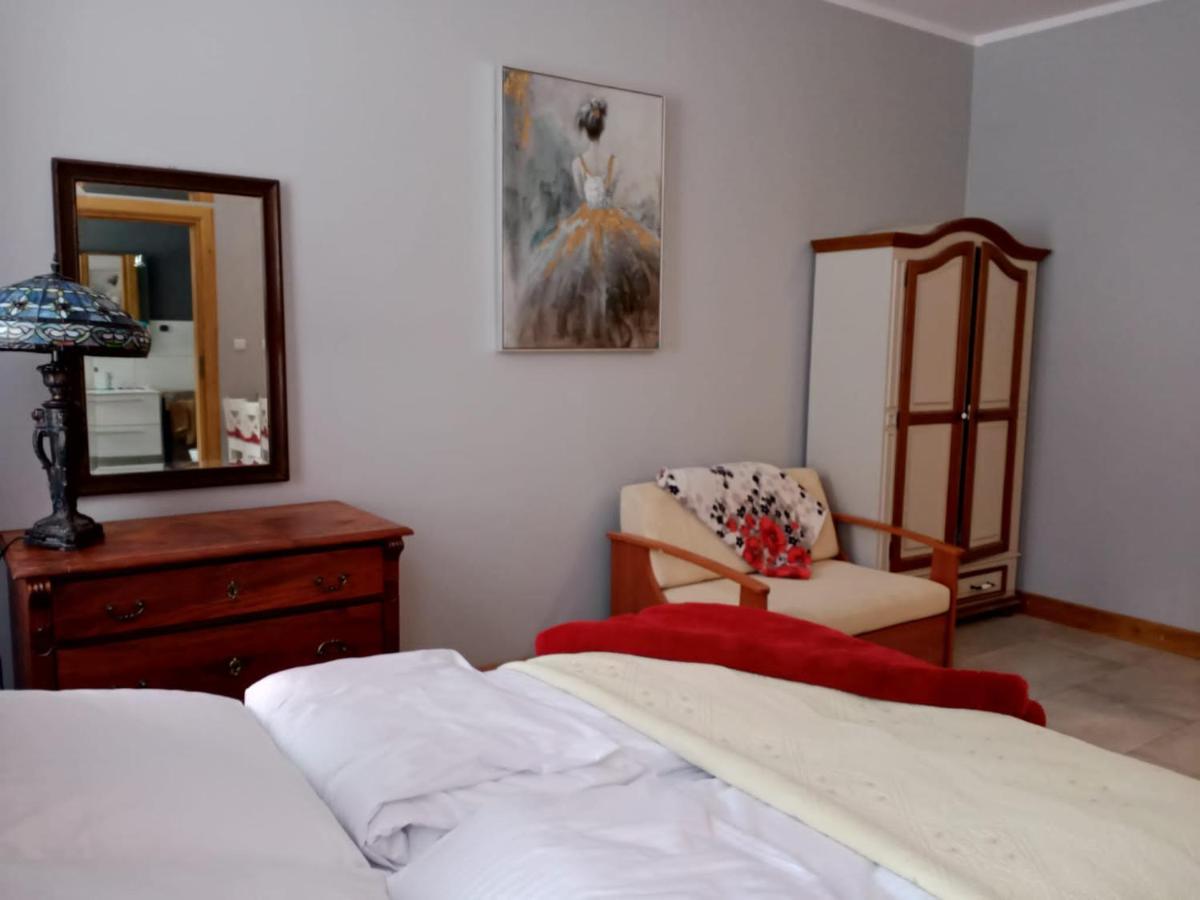 Sunny Bear Bed & Breakfast Jelenia Góra Buitenkant foto