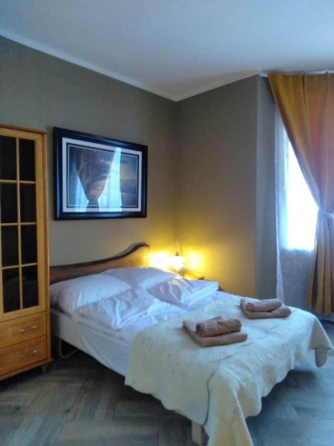 Sunny Bear Bed & Breakfast Jelenia Góra Buitenkant foto