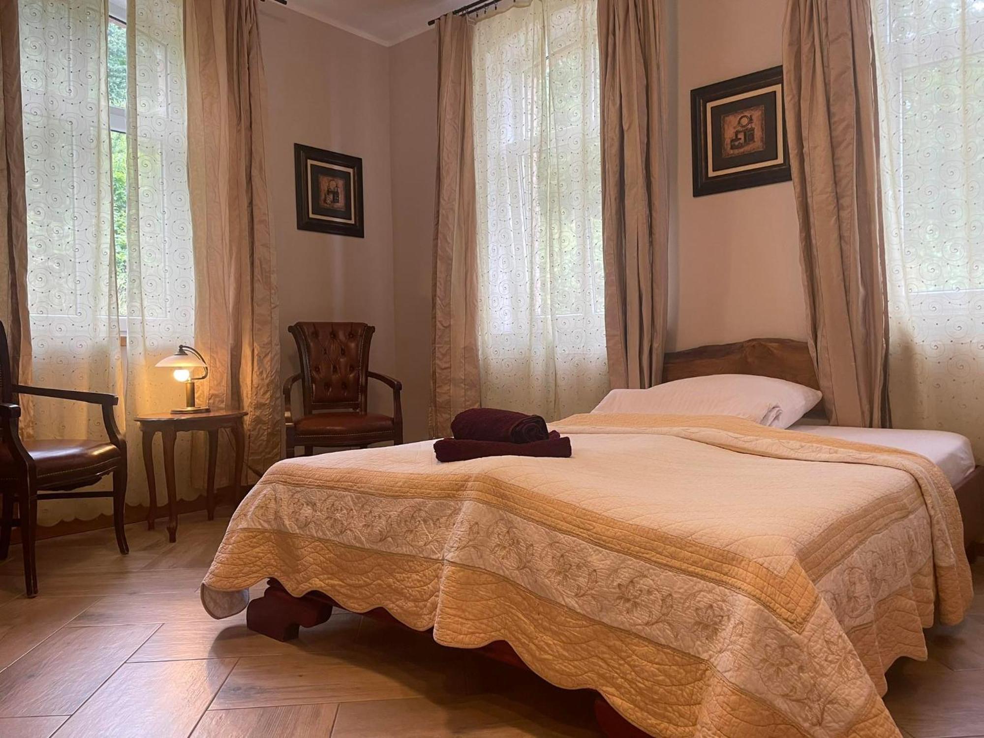 Sunny Bear Bed & Breakfast Jelenia Góra Buitenkant foto