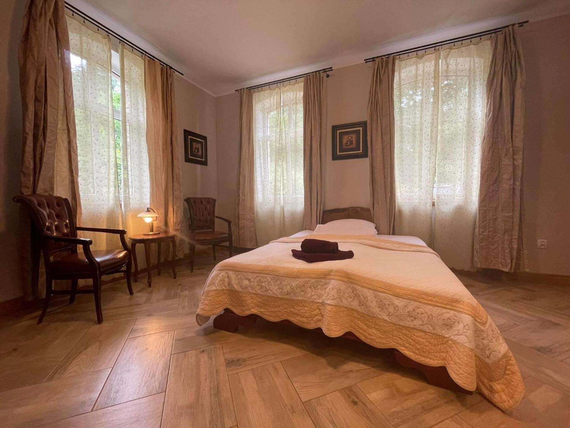 Sunny Bear Bed & Breakfast Jelenia Góra Buitenkant foto
